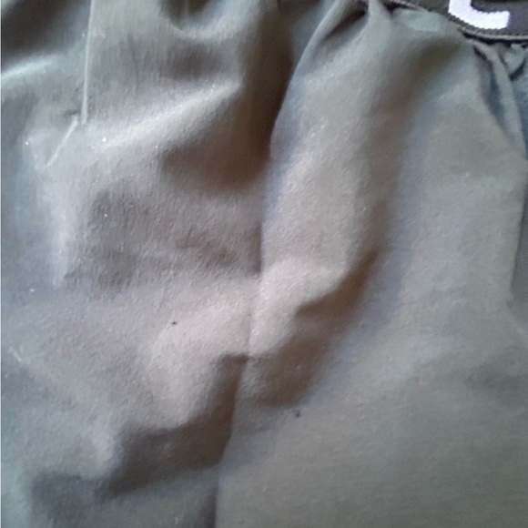 Under Armour Girls 2 in 1 shorts size YMD - Picture 2 of 6